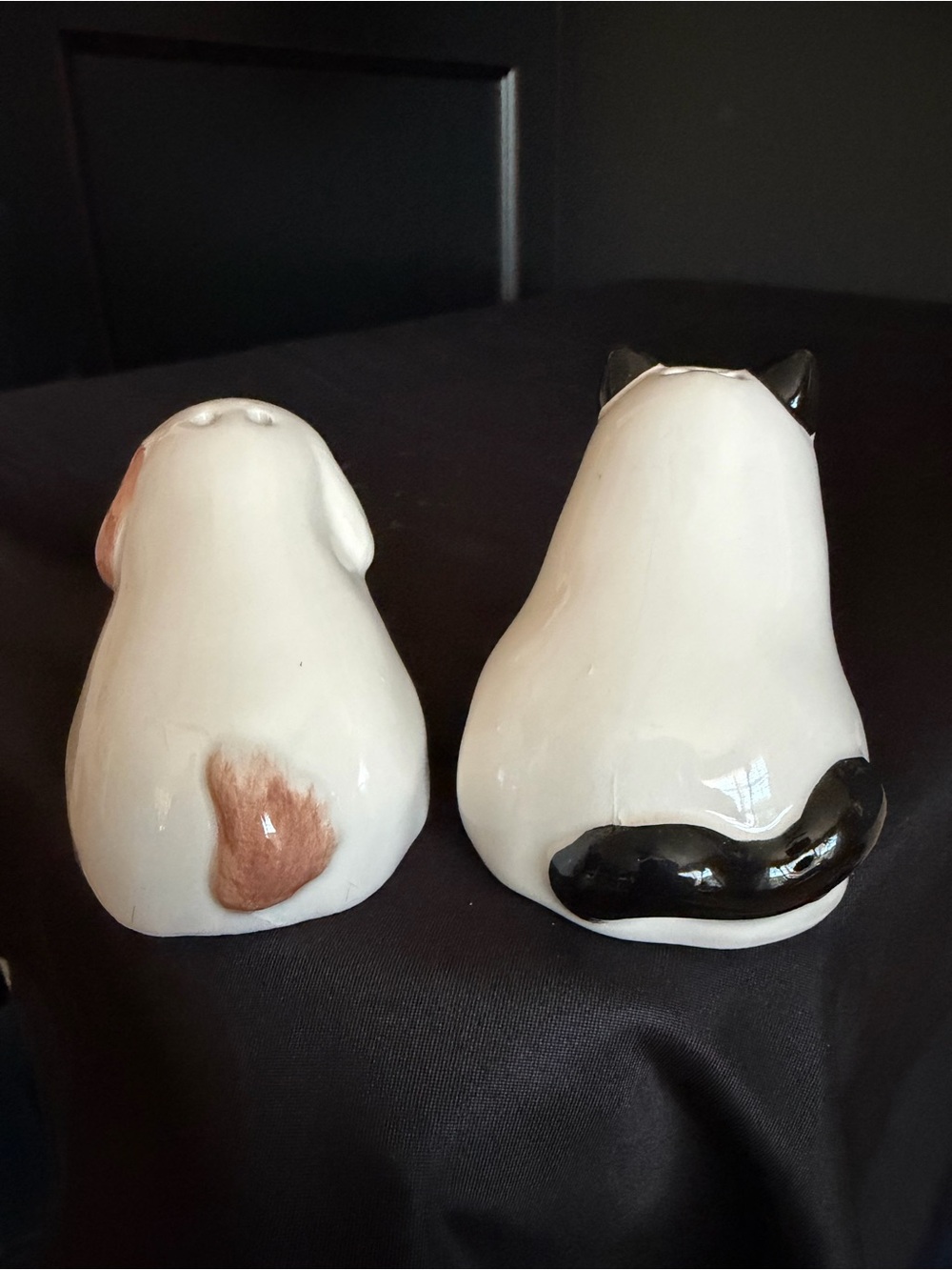 Salt & Pepper Shakers. Ceramic Cat & Dog Dressed as Ghosts. NWT. - Picture 3 of 8